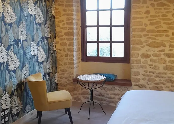 Aux Iris サン・レオン・シュル・ヴェゼール